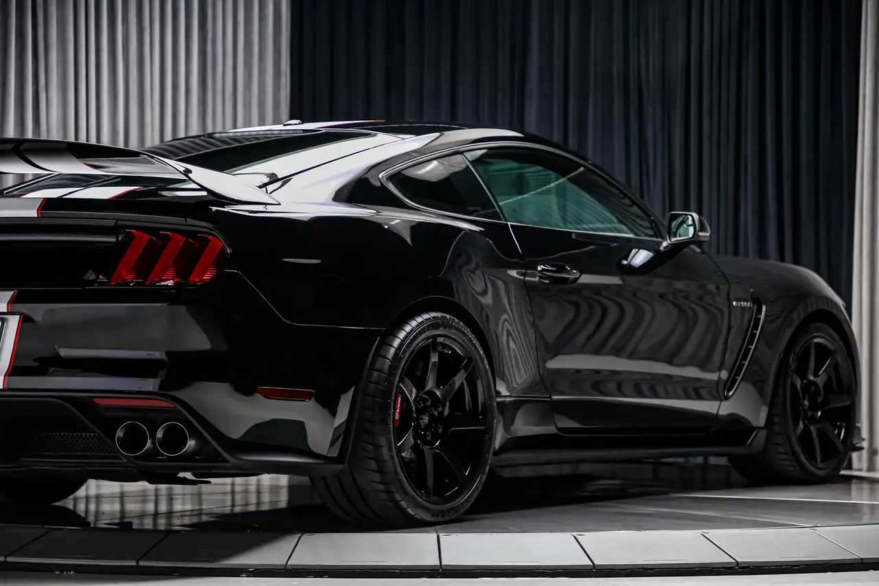 Ford Mustang снимка Ford Mustang