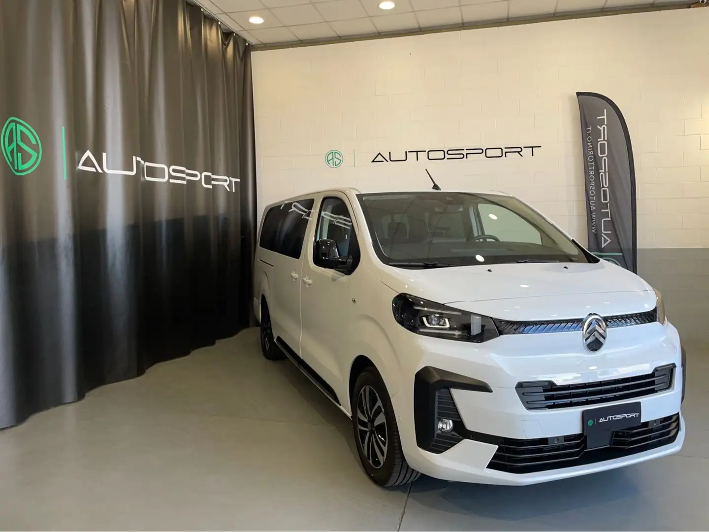 Citroen Spacetourer 2.0 BlueHDi 180 CV S&S EAT8 XL Business Lounge Bílá - 1