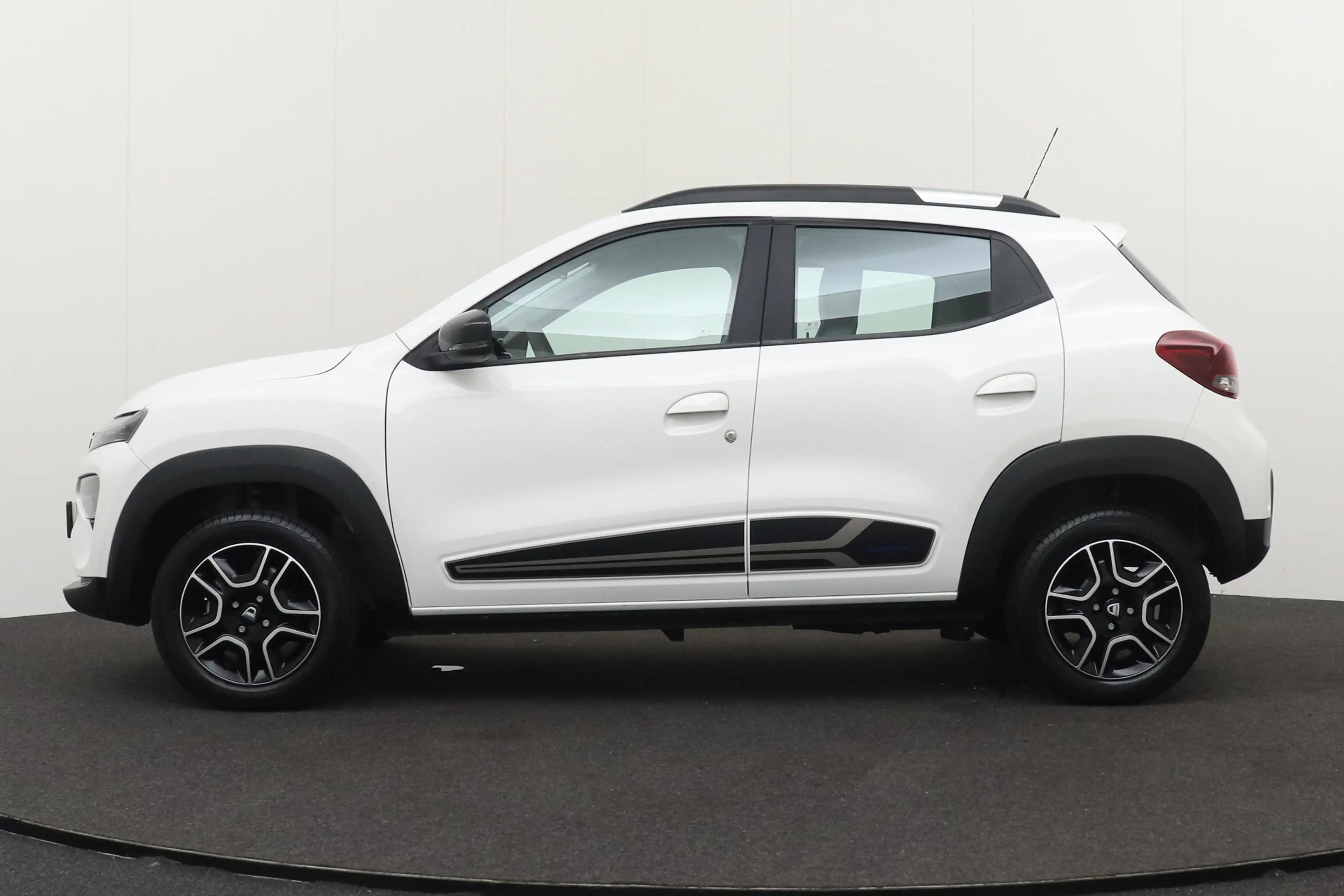 Dacia Spring Comfort 27 kWh (93%SOH) Half-Leder DAB LED 14'LMV — photo 6