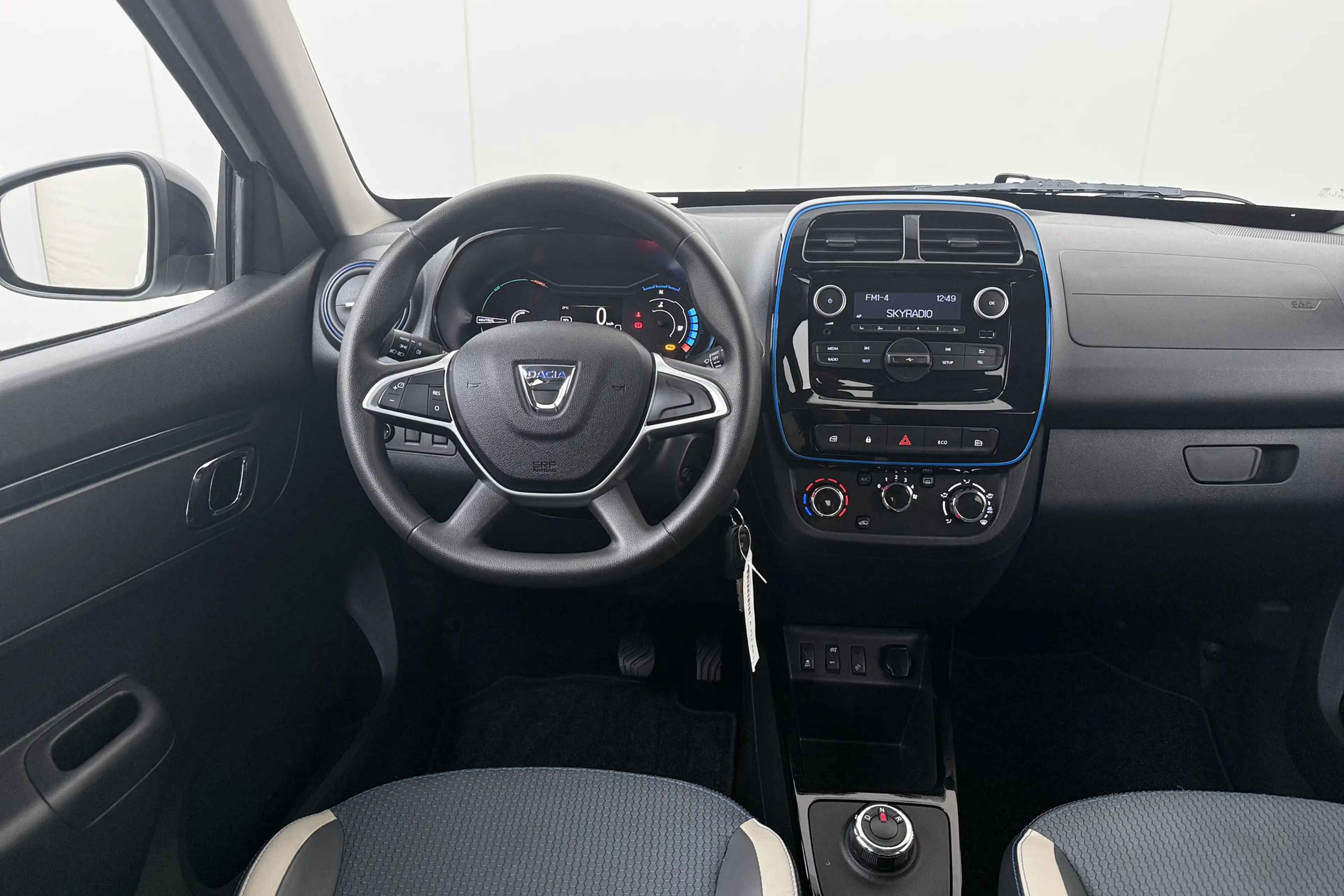Dacia Spring Comfort 27 kWh (93%SOH) Half-Leder DAB LED 14'LMV — photo 9