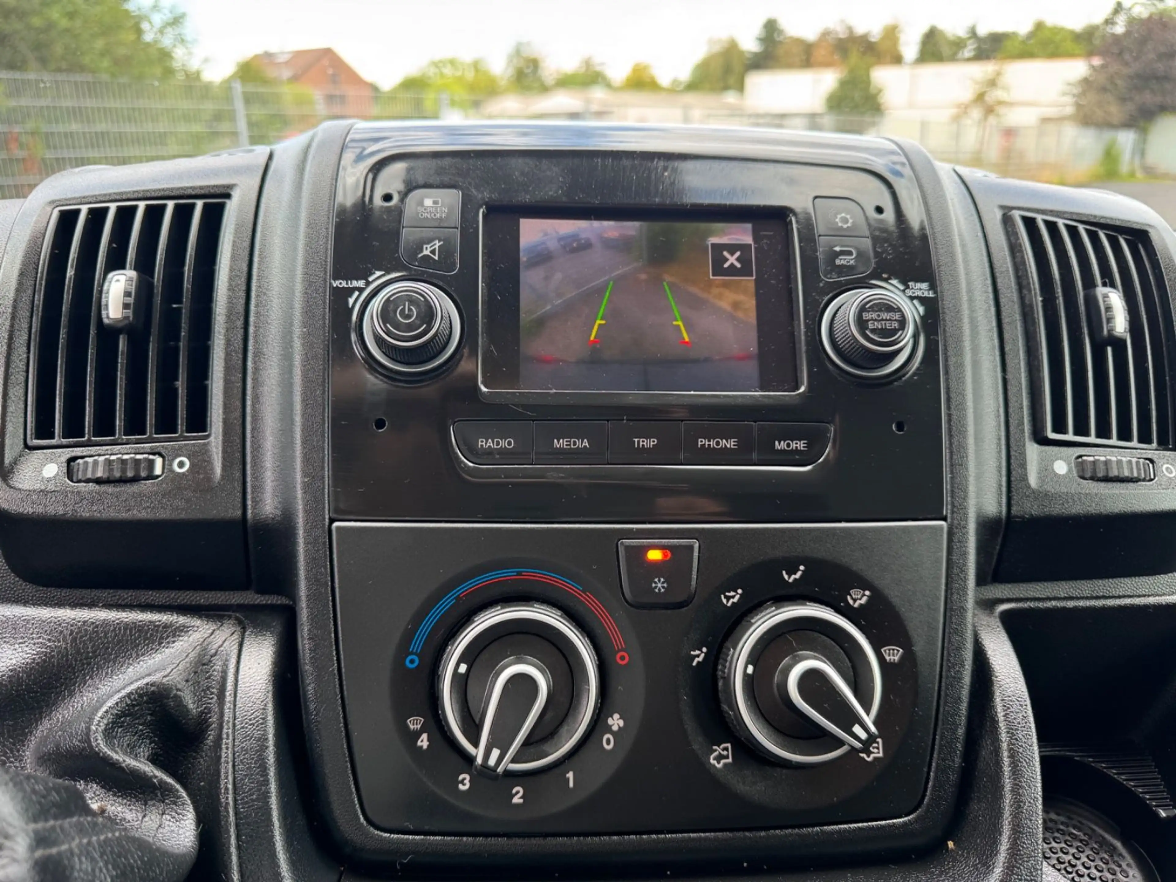Peugeot Boxer 2.2 HDI Kasten*L1H1*KLIMA*KAMERA*TEMPOMAT — photo 7