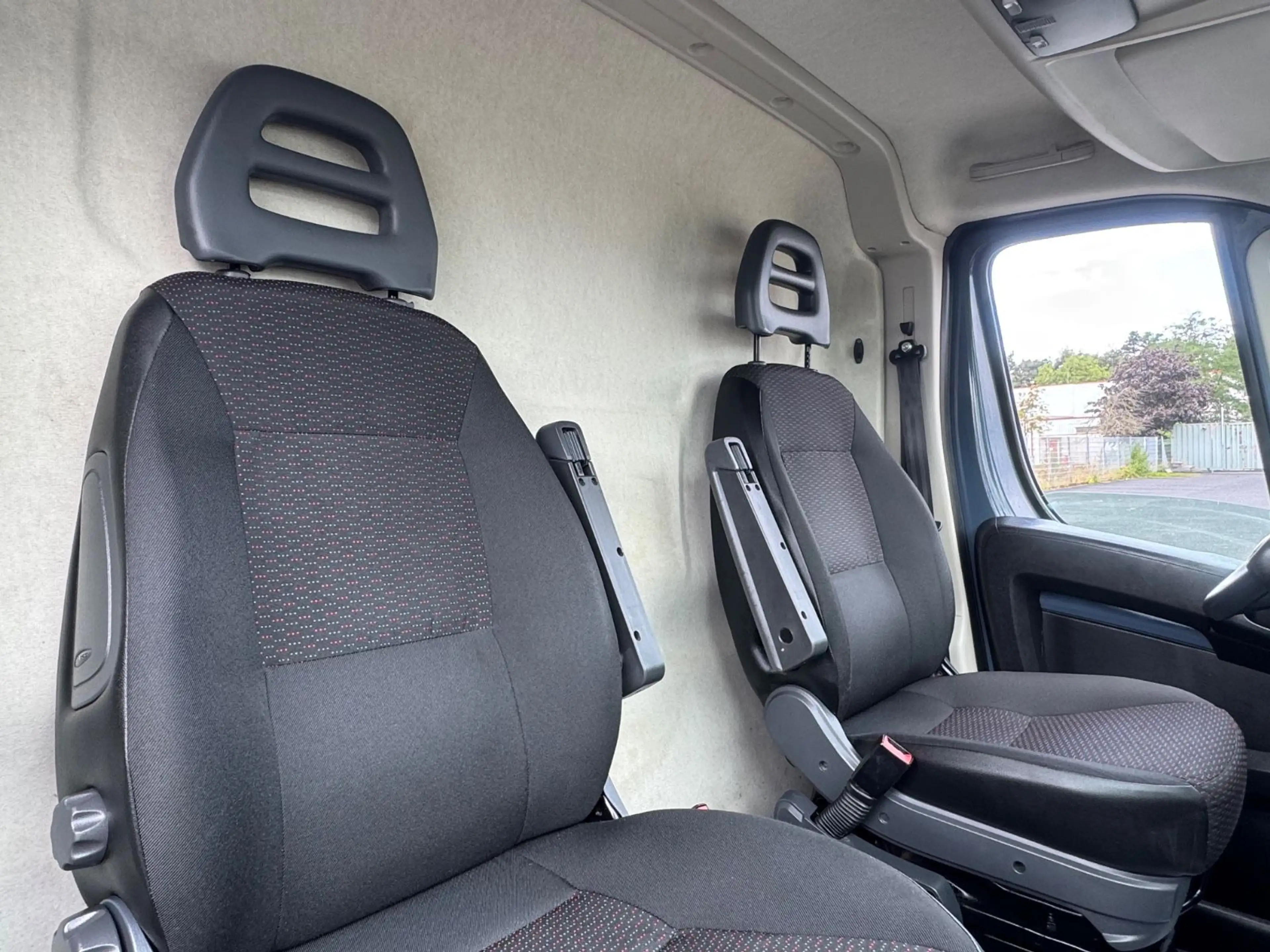 Peugeot Boxer 2.2 HDI Kasten*L1H1*KLIMA*KAMERA*TEMPOMAT — photo 14
