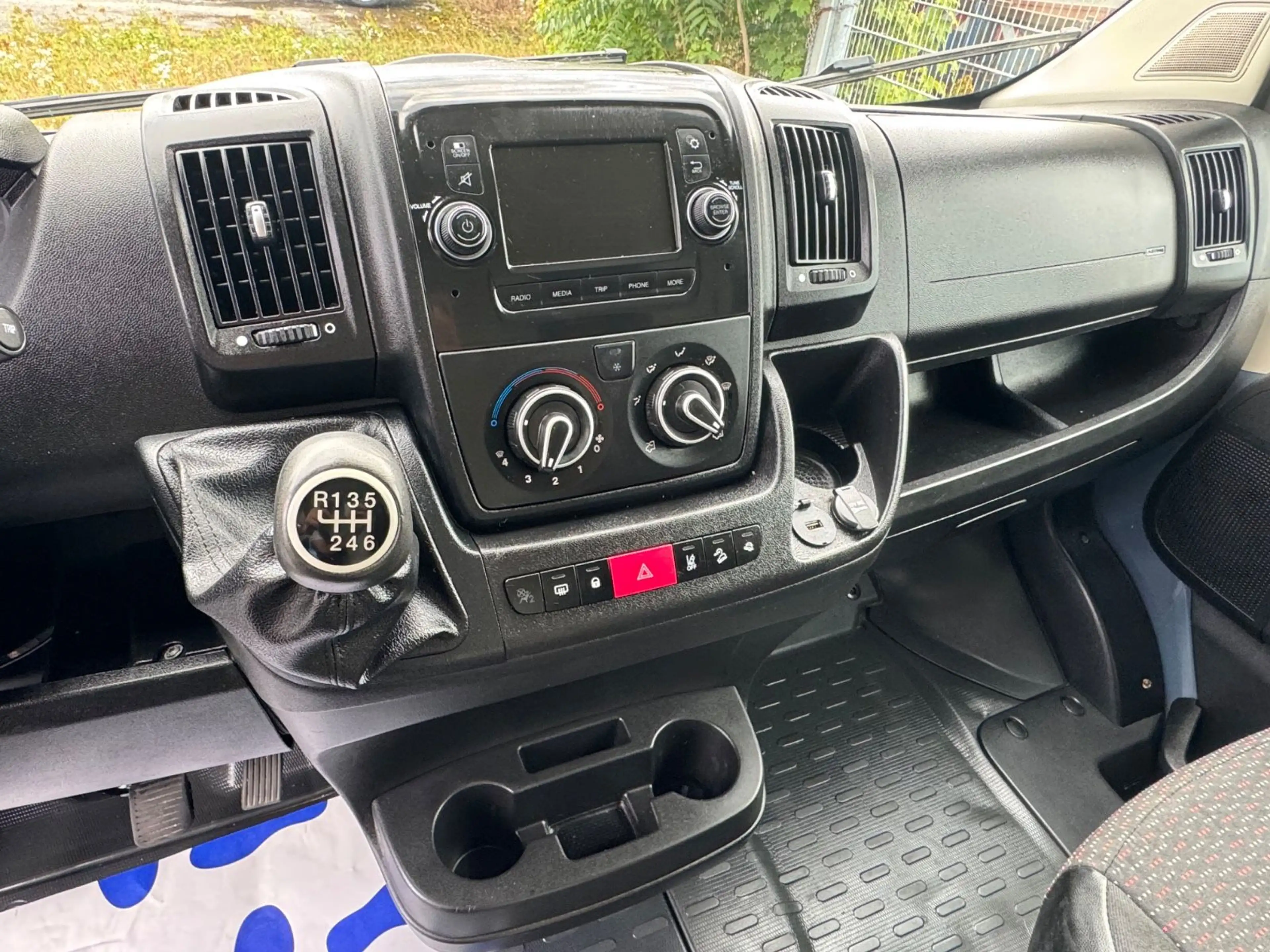 Peugeot Boxer 2.2 HDI Kasten*L1H1*KLIMA*KAMERA*TEMPOMAT — photo 12