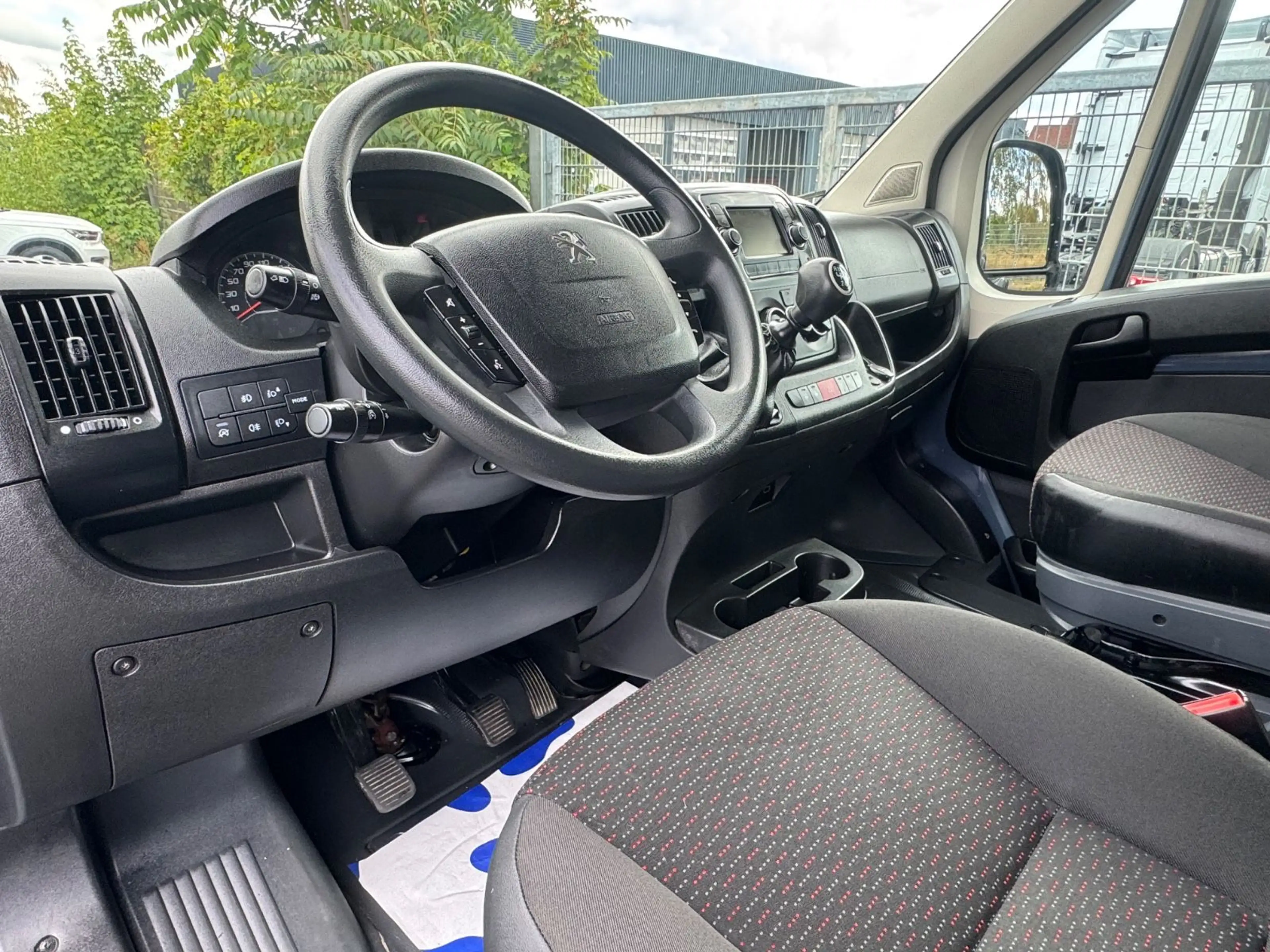 Peugeot Boxer 2.2 HDI Kasten*L1H1*KLIMA*KAMERA*TEMPOMAT — photo 6