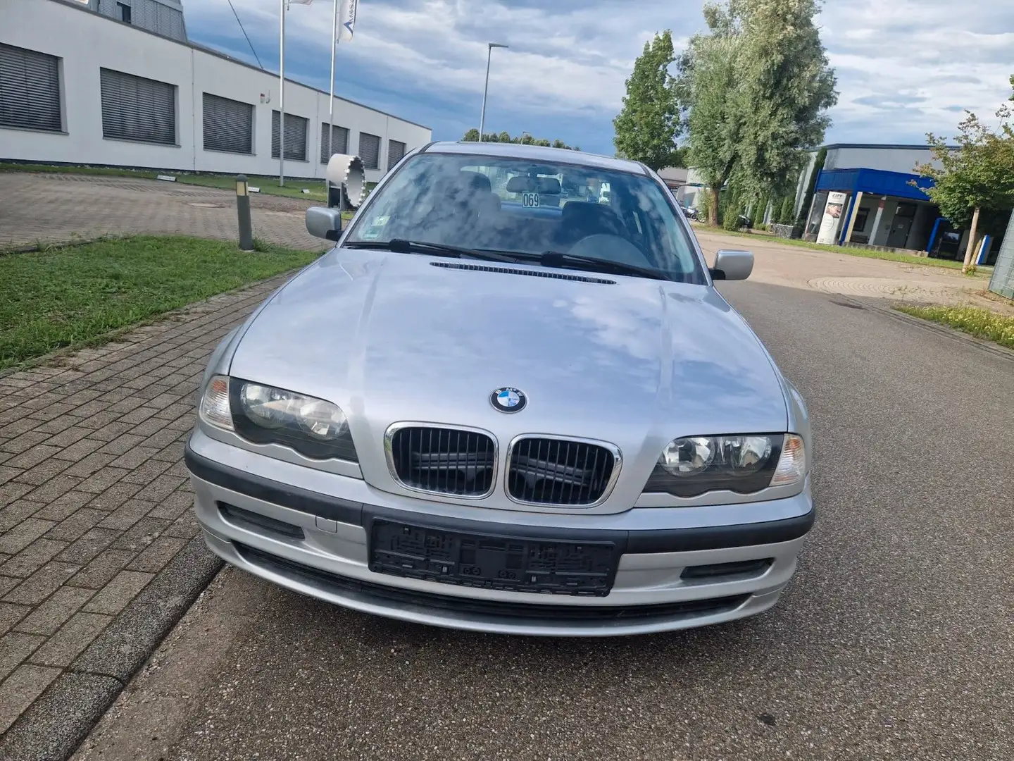 BMW 318 TÜV & SERVICE NEU Срібний - 2