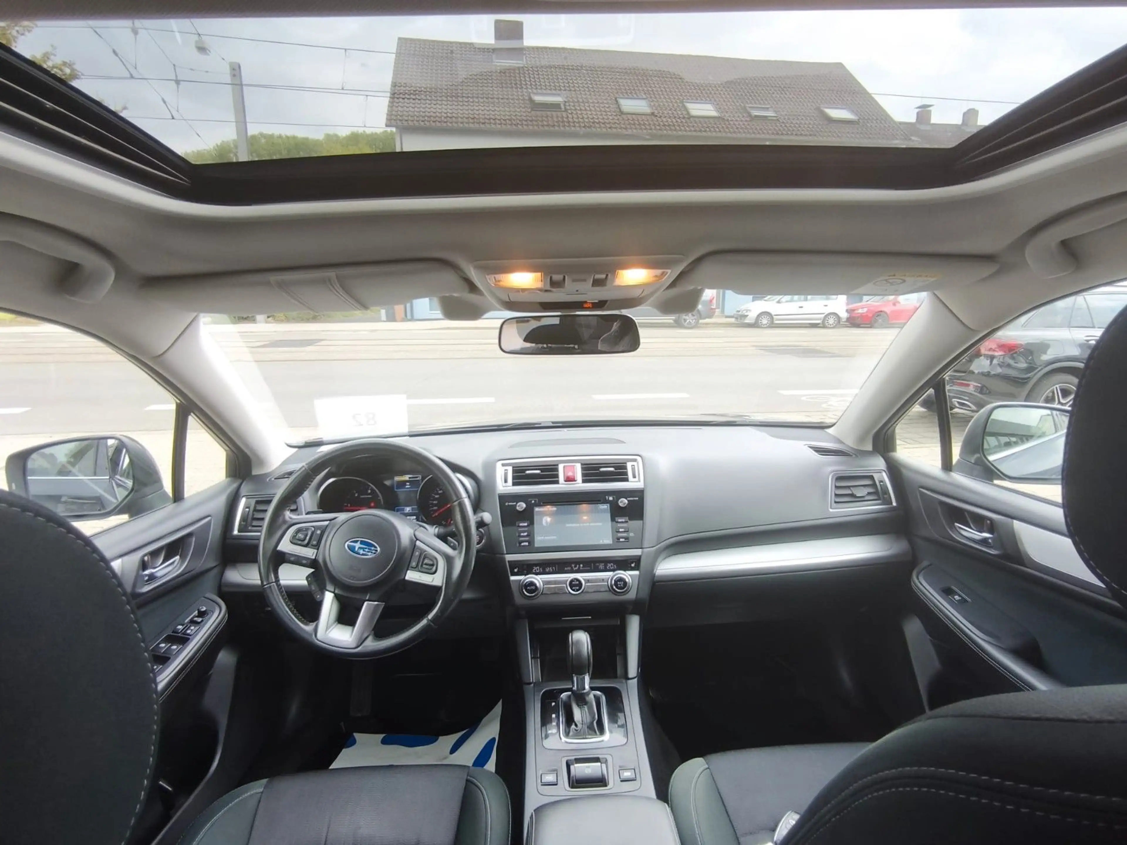 Subaru Legacy Outback — photo 6