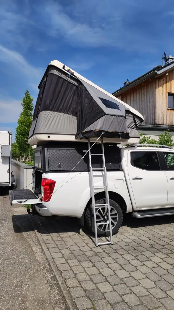 Nissan NP300 Tekna Double Cab 4x4 Blanc - 2