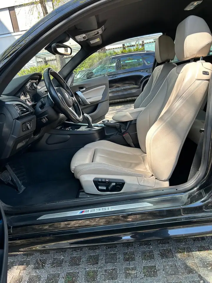BMW 235