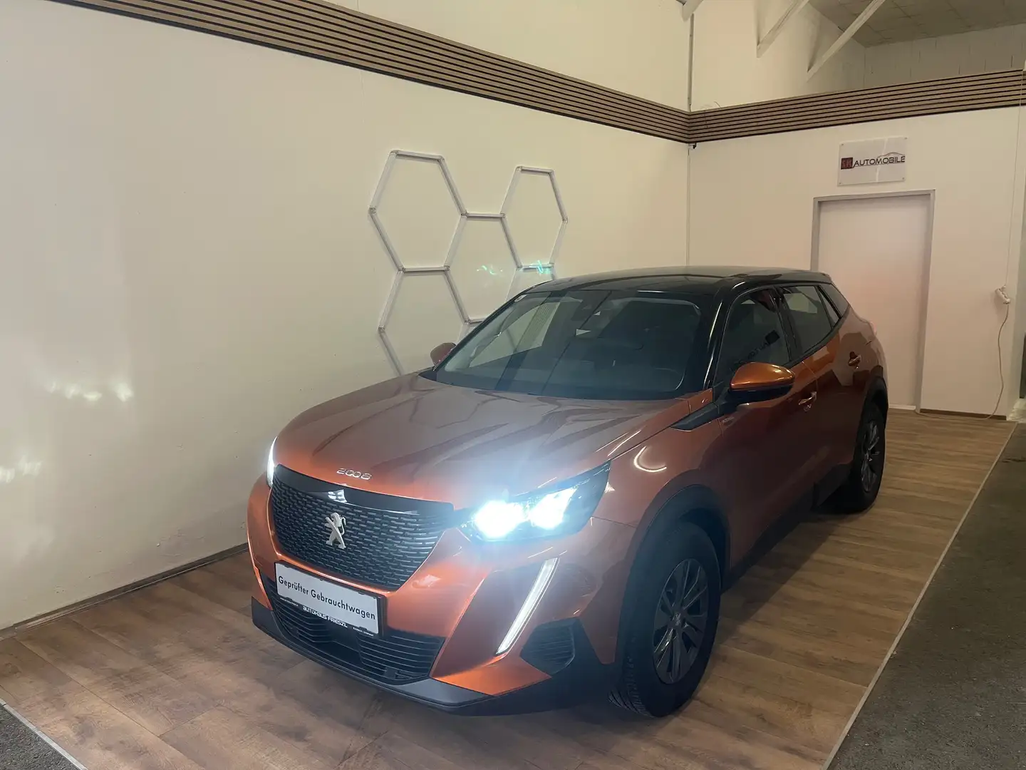 Peugeot 2008 Active Orange - 1