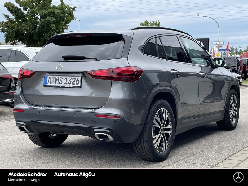 Mercedes-Benz GLA 200 GLA 200 Progressive AHK Distro Night PanoSD 360° — photo 12