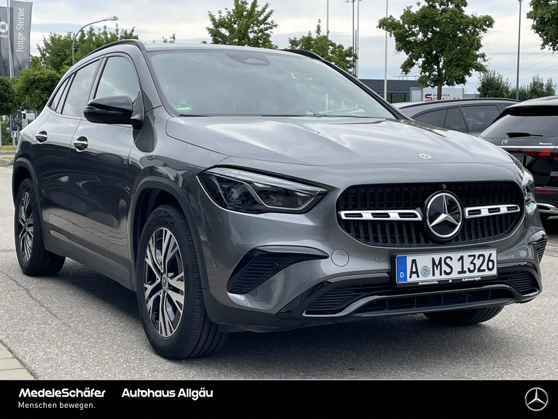Mercedes-Benz GLA 200 GLA 200 Progressive AHK Distro Night PanoSD 360° — photo 13