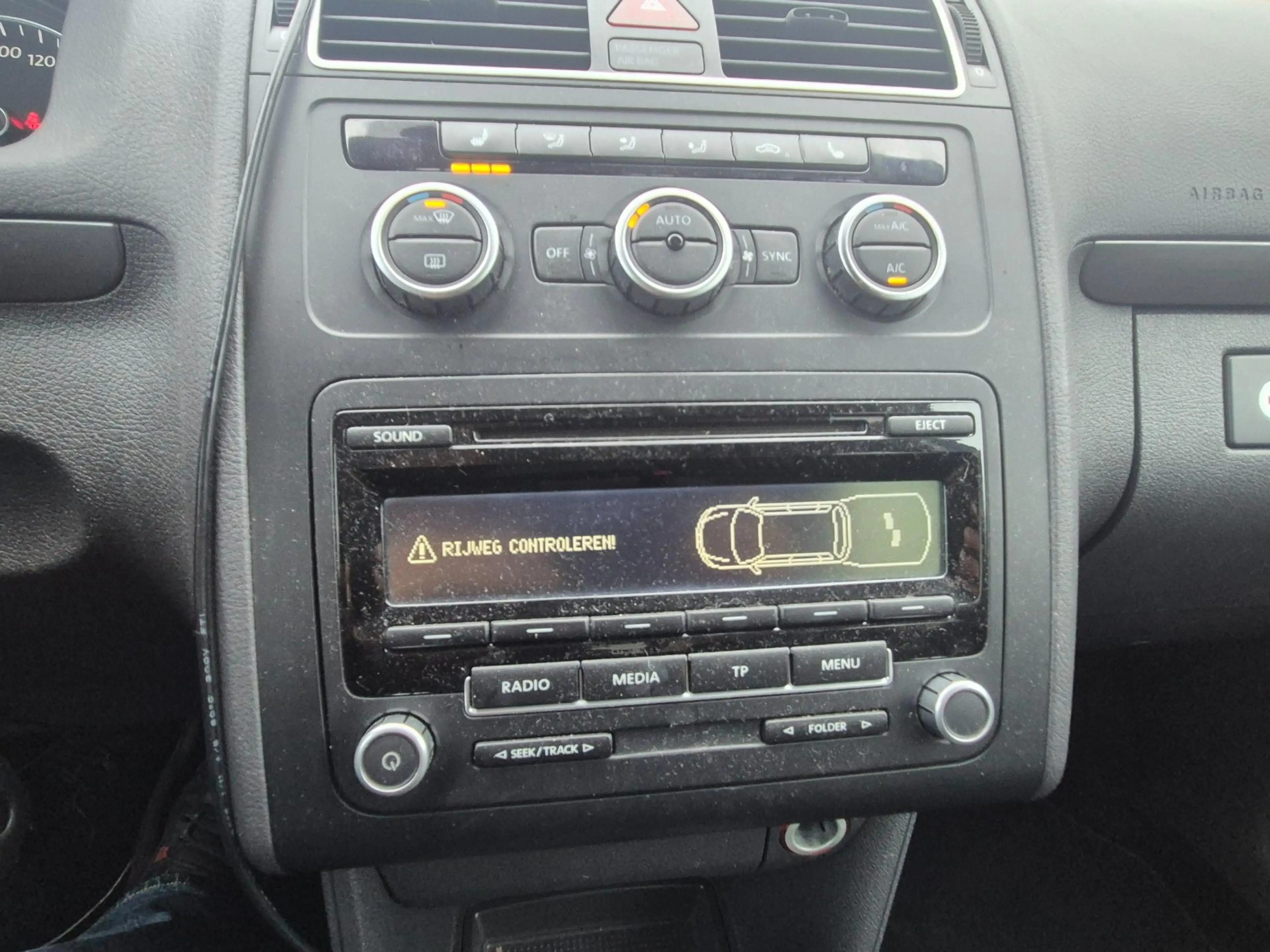 Volkswagen Cross Touran 1.4 TSI — photo 15
