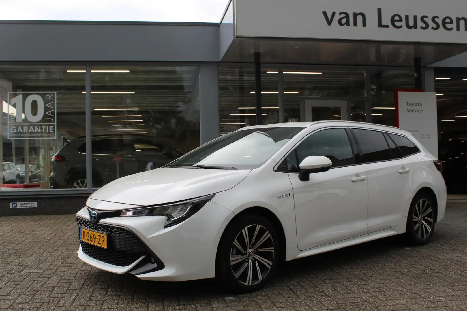 Toyota Corolla Touring Sports 1.8 HYRBID DYNAMIC TREKHAAK 17"LM-V Weiß - 1