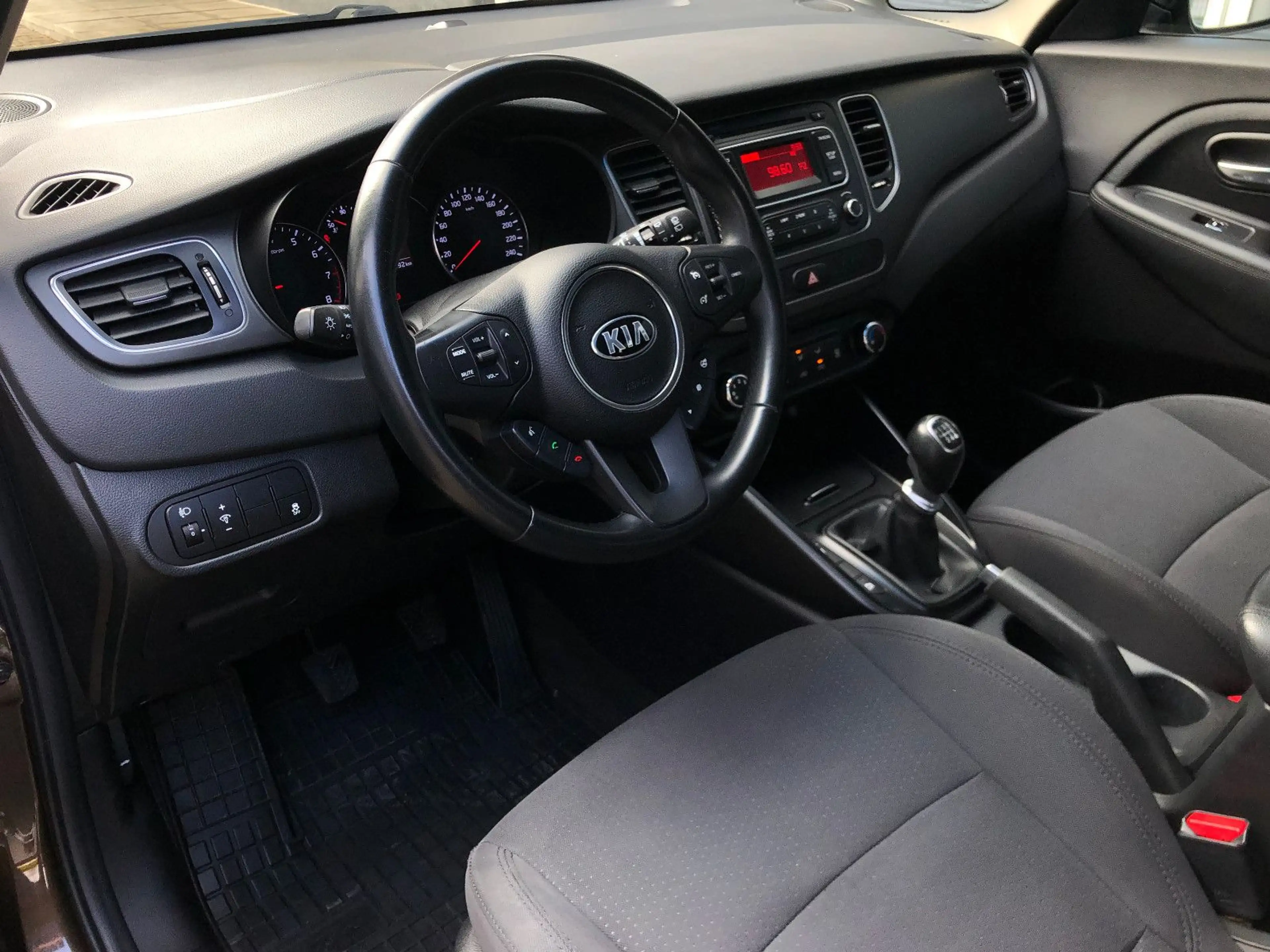 Kia Carens Edition 7 Klima 4x Sitzheiz. Tempomat PDC — photo 14