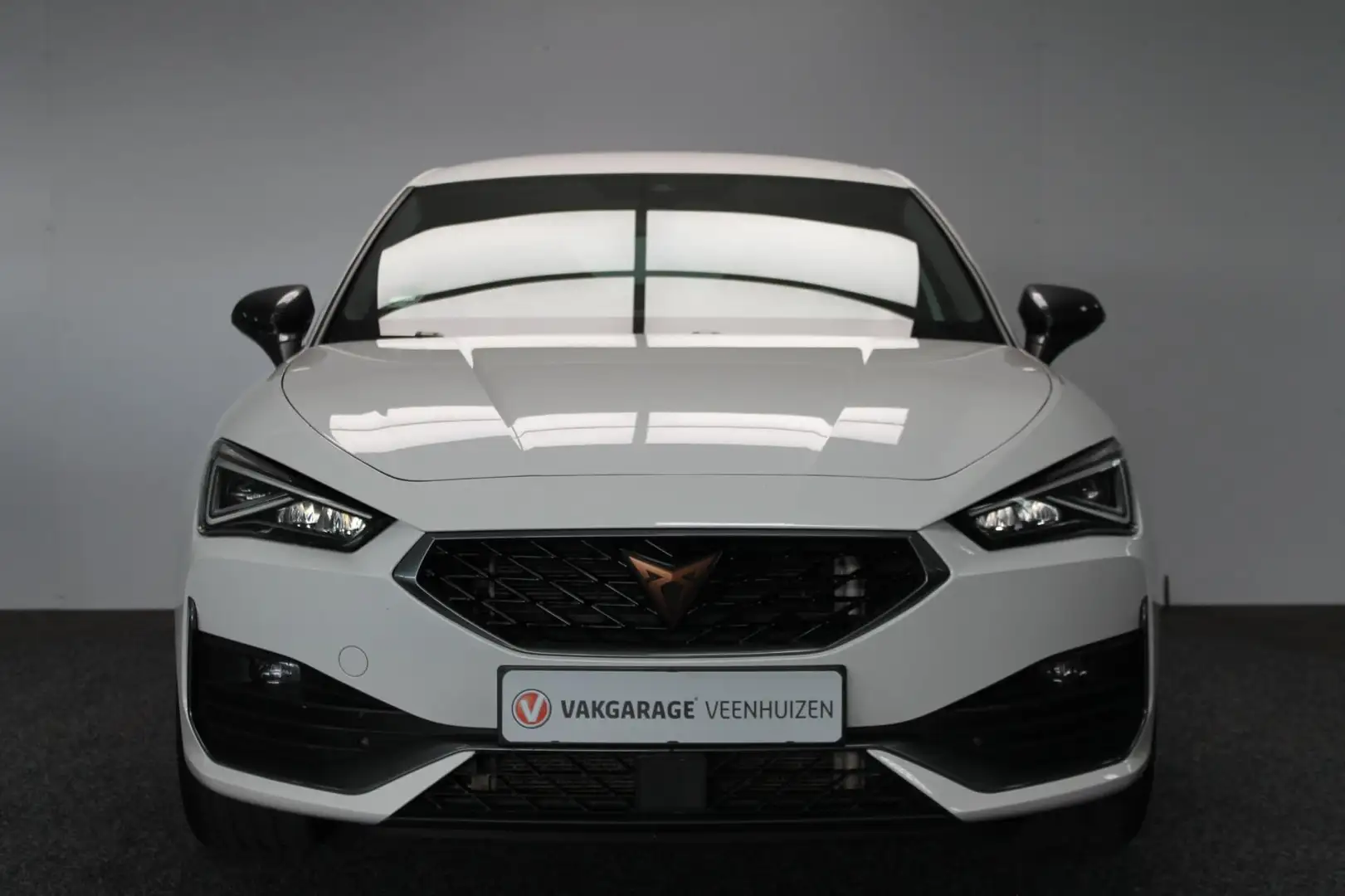 CUPRA Leon 1.4 e-Hybrid VZ 245PK Business|Navi|19 inch|Sensor Wit - 2