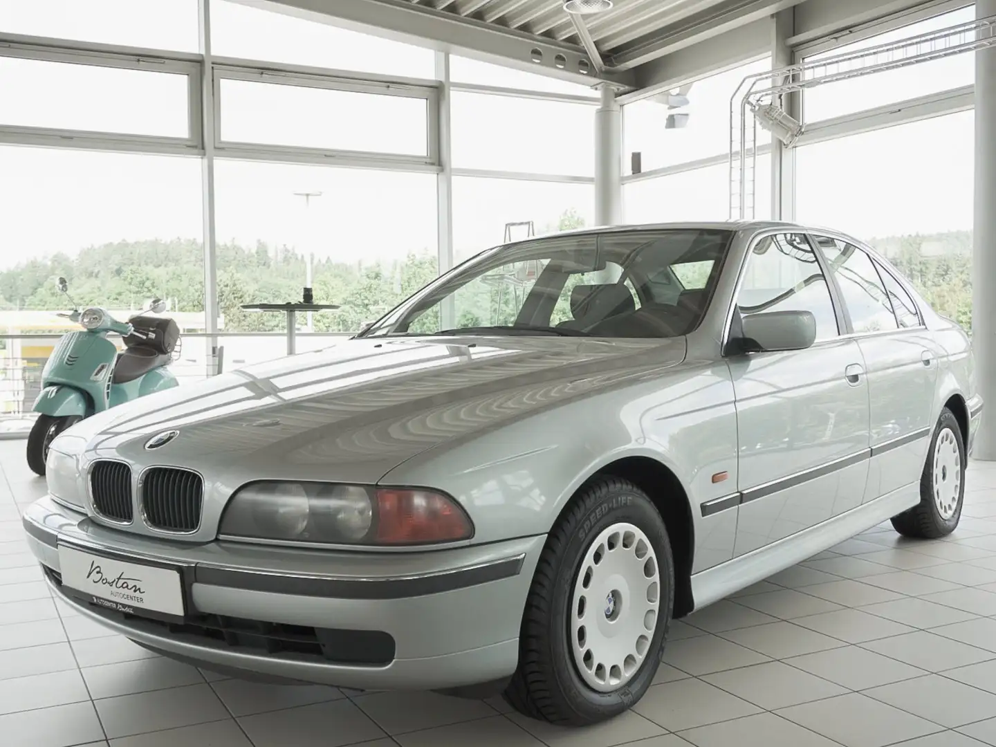 BMW 520 520i KLIMAAUTOMATIK/SOMMERREIFEN NEU/33 T KM Argent - 2