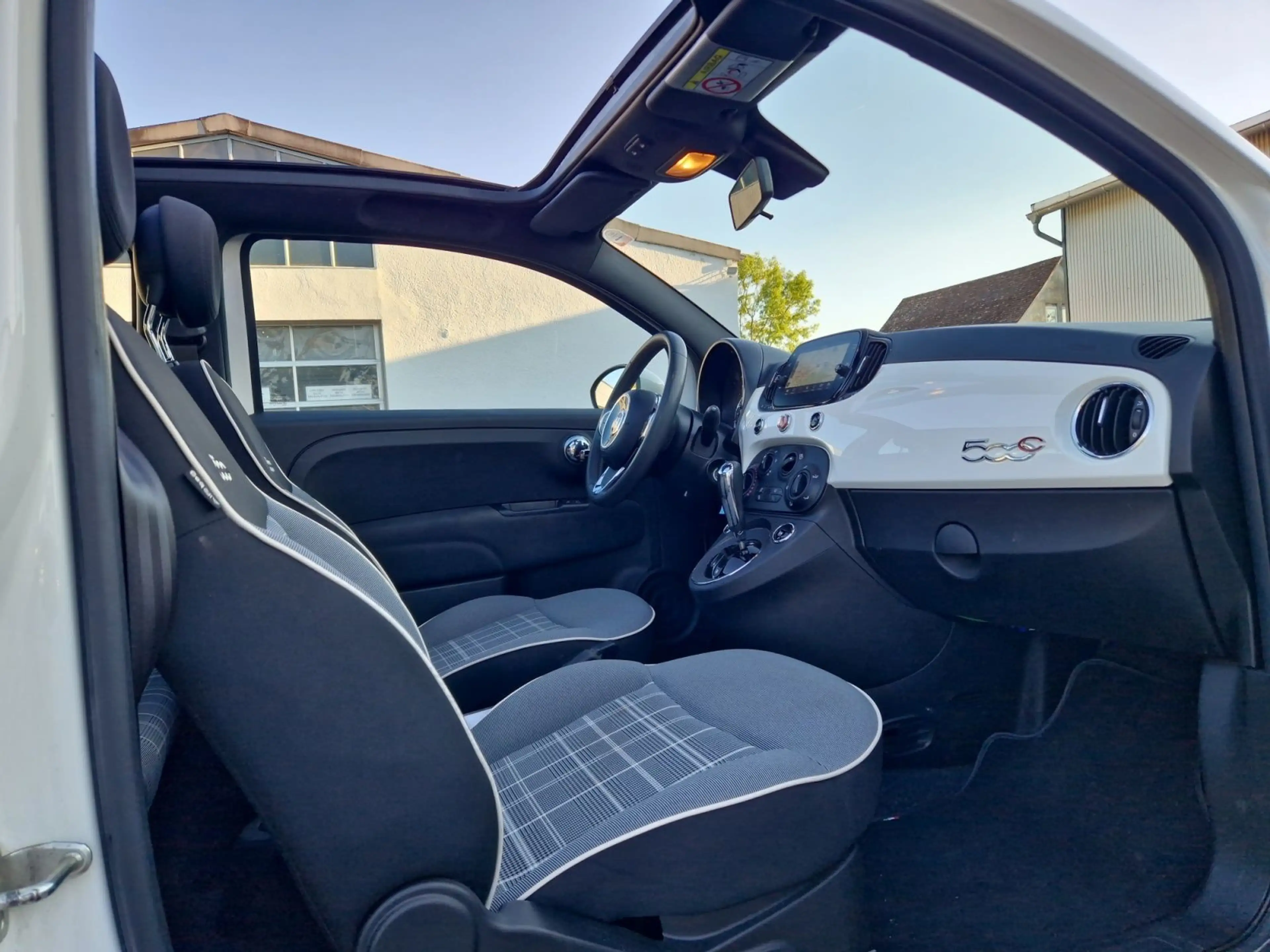 Fiat 500 Lounge — photo 15