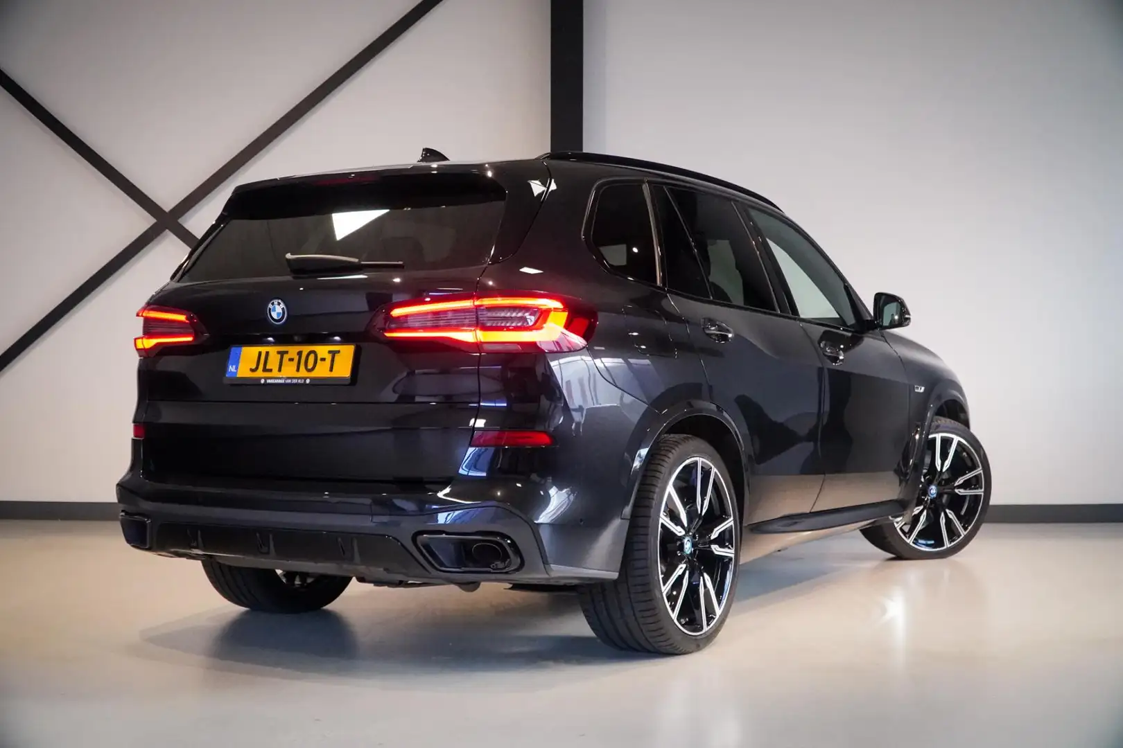 BMW X5 XDrive45e M-Sport | Panorama | Meesturende Achtera Schwarz - 2