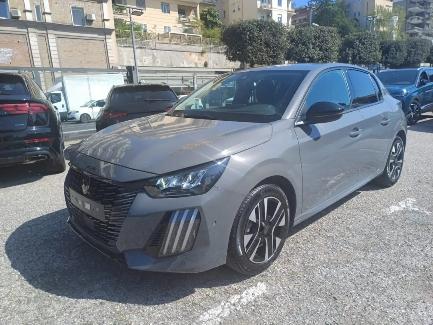 Peugeot 208 1200 PURETECH ALLURE 100CV NAV LED"16 Grau - 1