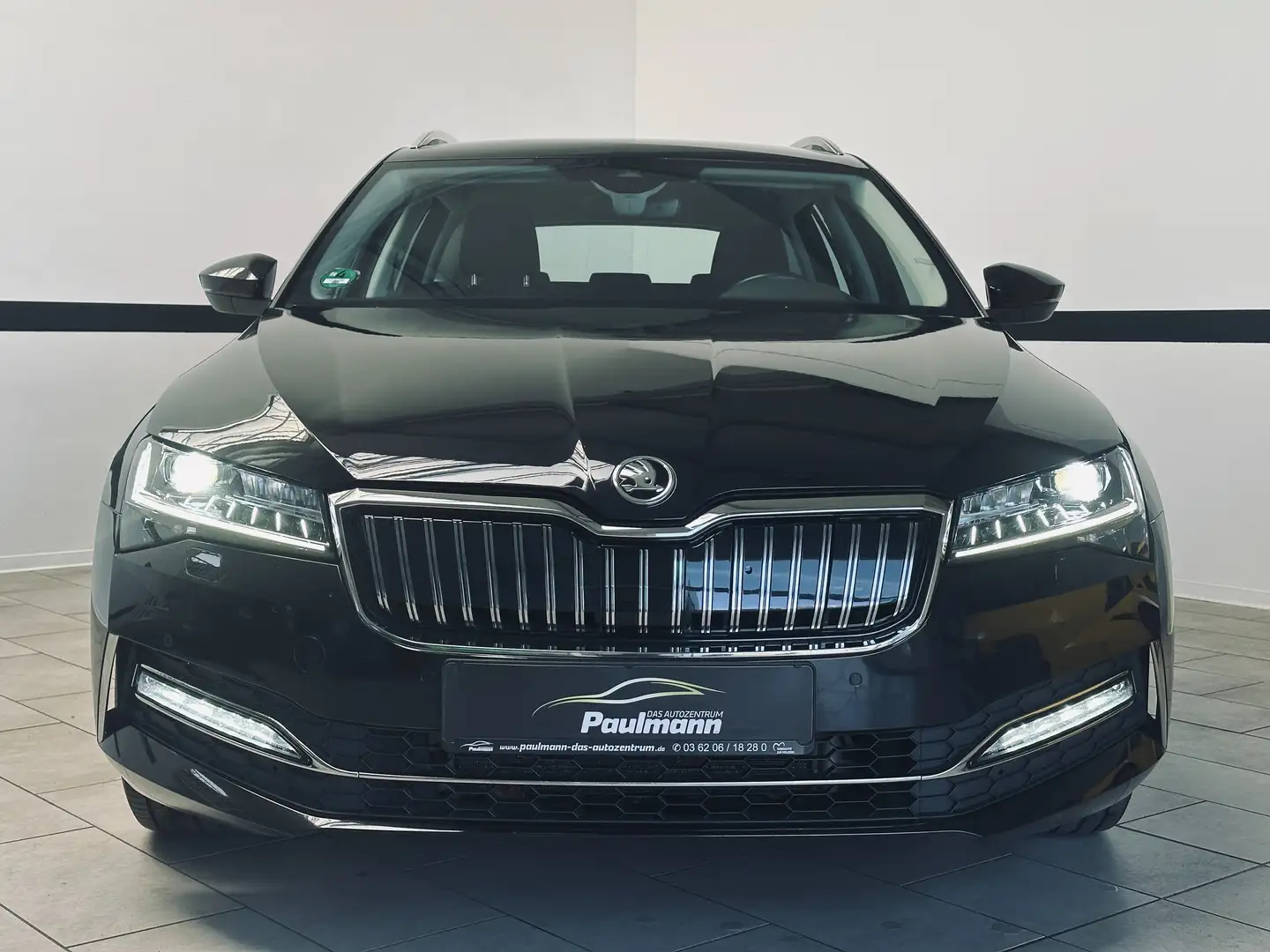 Skoda Superb Combi 1.4 TSI iV DSG Style Navi*LED*Standheiz*1.Hd Schwarz - 2