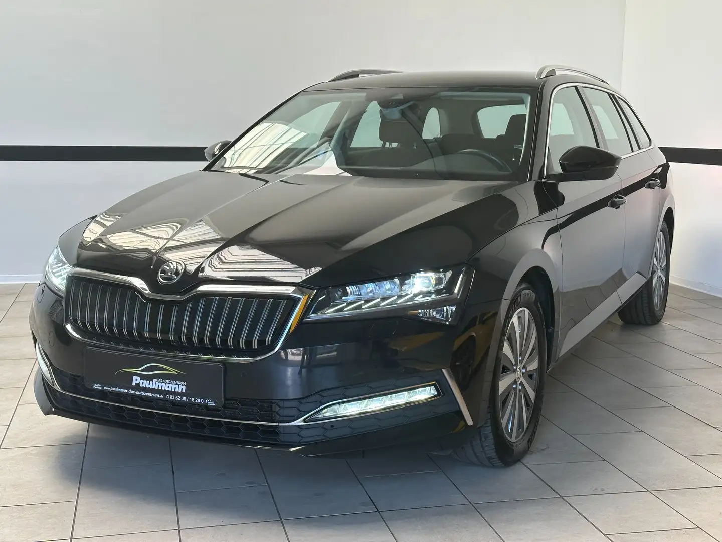 Skoda Superb Combi 1.4 TSI iV DSG Style Navi*LED*Standheiz*1.Hd Schwarz - 1