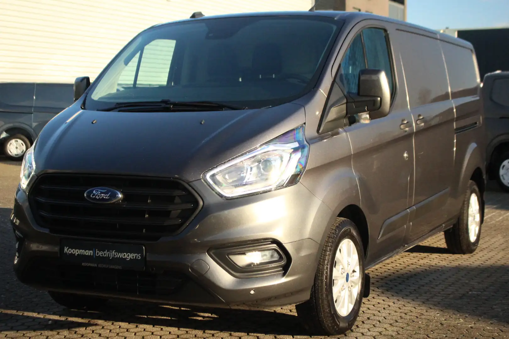 Ford Transit Custom 300 2.0TDCI 130pk L2H1 Trend | LMV | L+R Zijdeur | Grau - 2