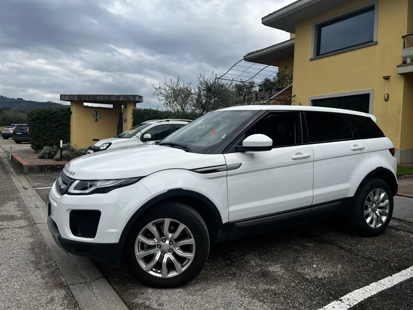 Land Rover Range Rover Evoque Range Rover Evoque 5p  auto my19 Blanco - 2