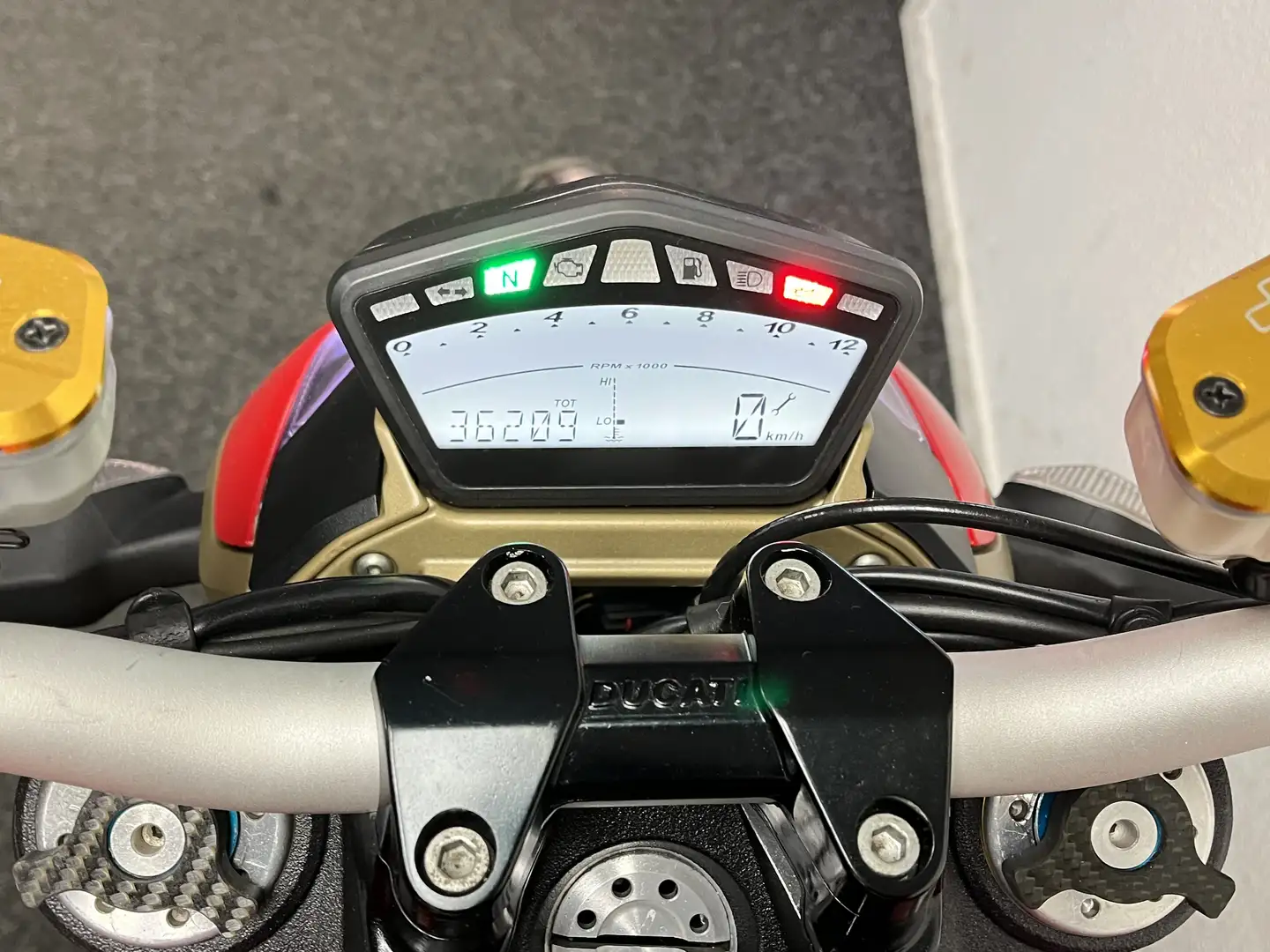 Ducati Streetfighter 1098 S Piros - 2