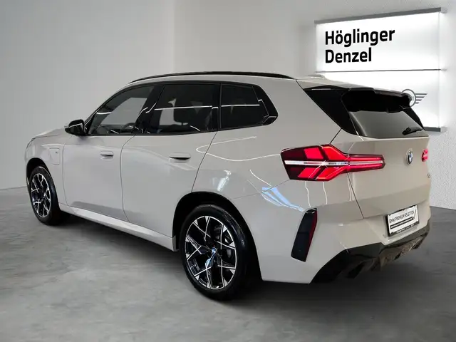 BMW X3 view 9