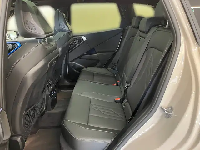 BMW X3 view 6