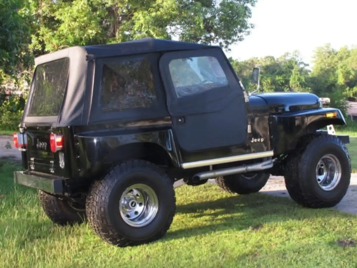 Jeep CJ-7 Wrangler Siyah - 1