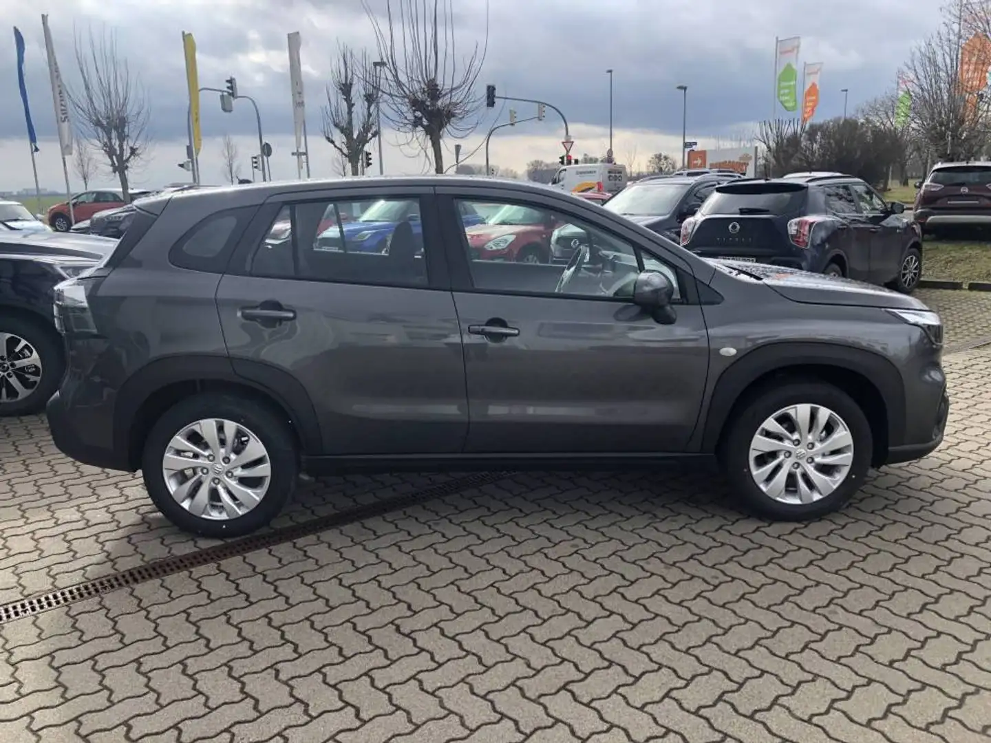 Suzuki S-Cross 1.4 Comfort Automatik Grau - 2