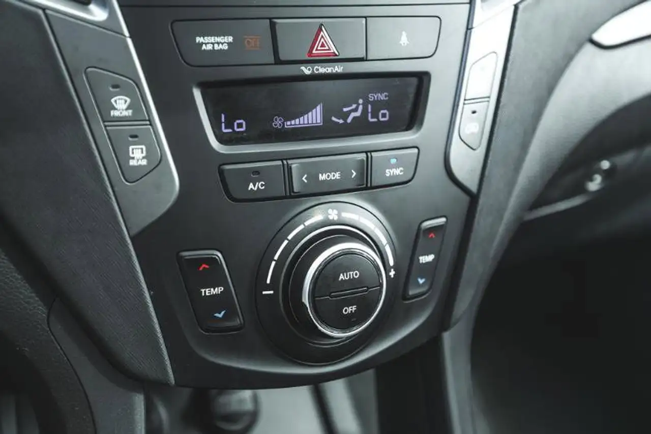 Hyundai SANTA FE снимка Hyundai SANTA FE