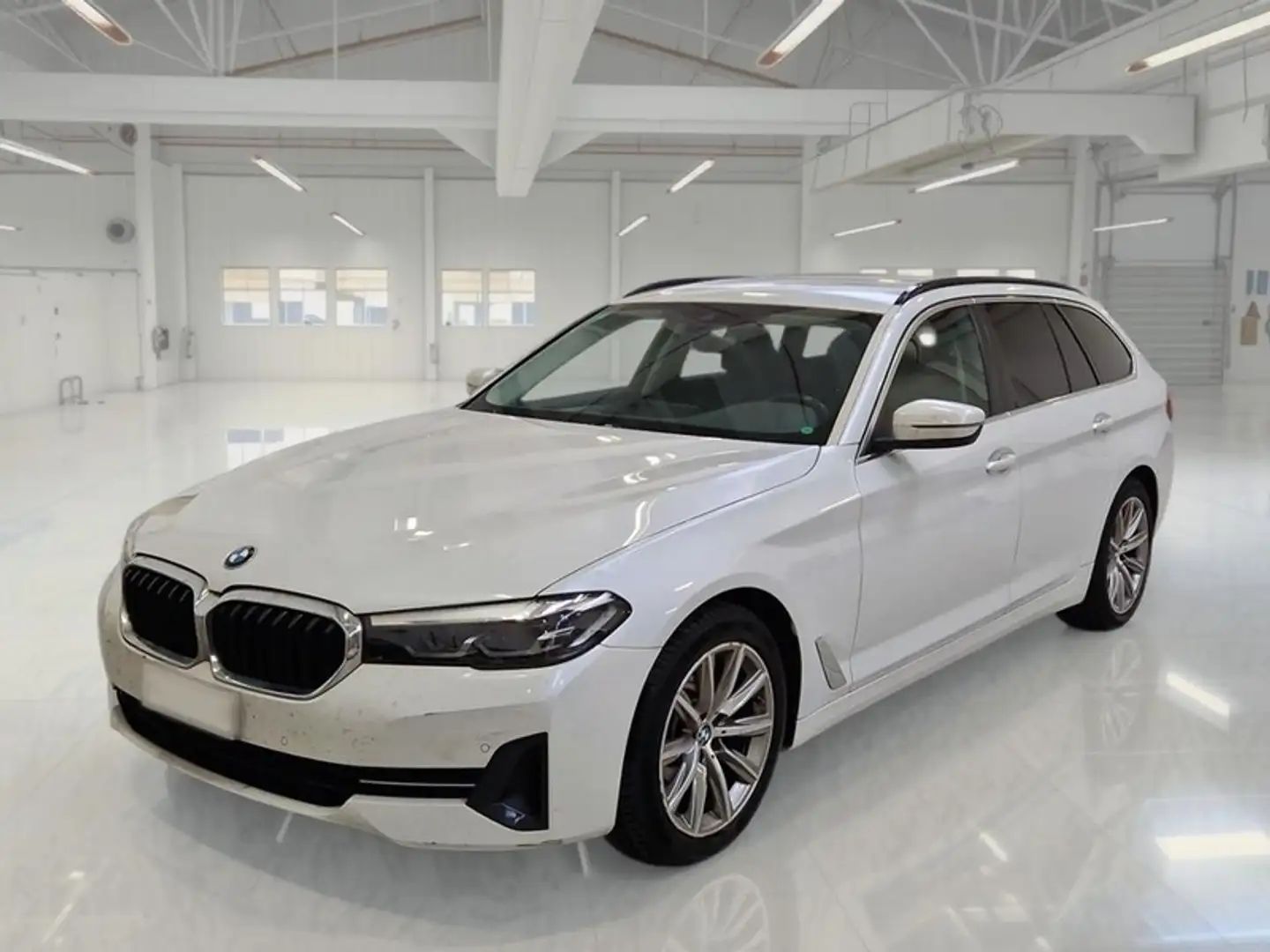 BMW 520 520d xDrive Business Auto MH48V Touring - 1