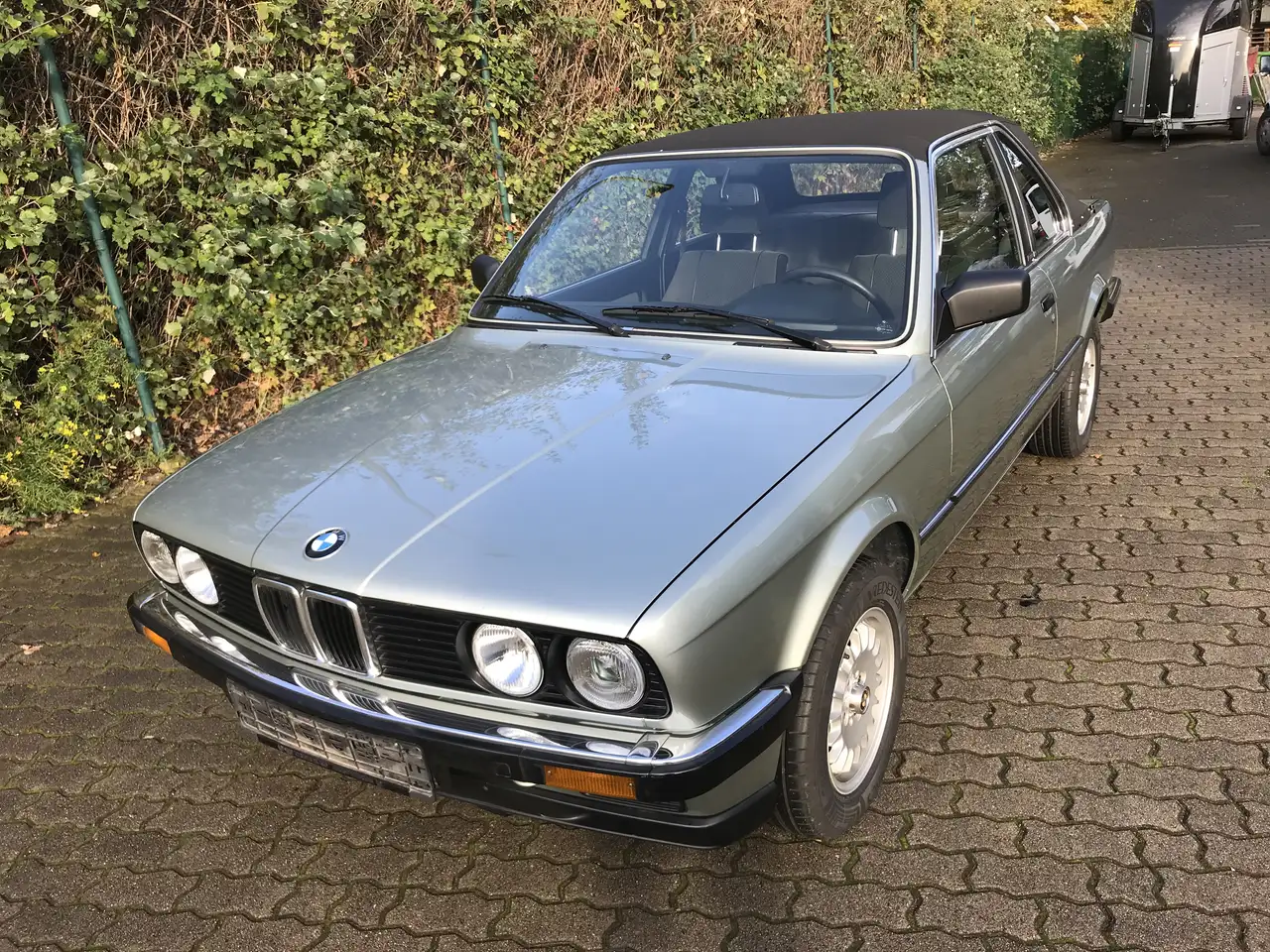 BMW 320 i Bauer Cabrio, foto 1