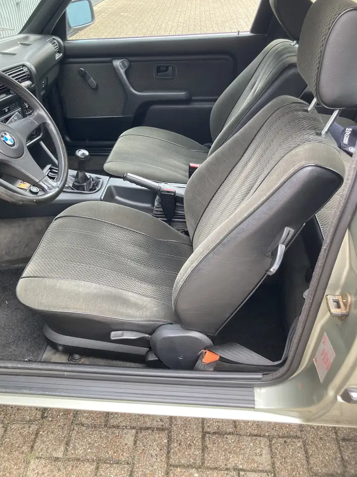 BMW 320 i Bauer Cabrio, foto 9