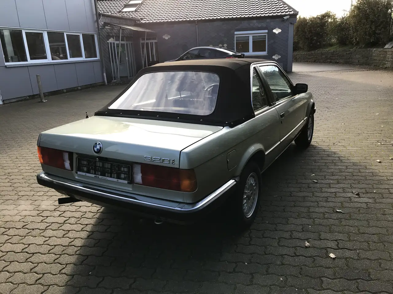 BMW 320 i Bauer Cabrio, foto 4