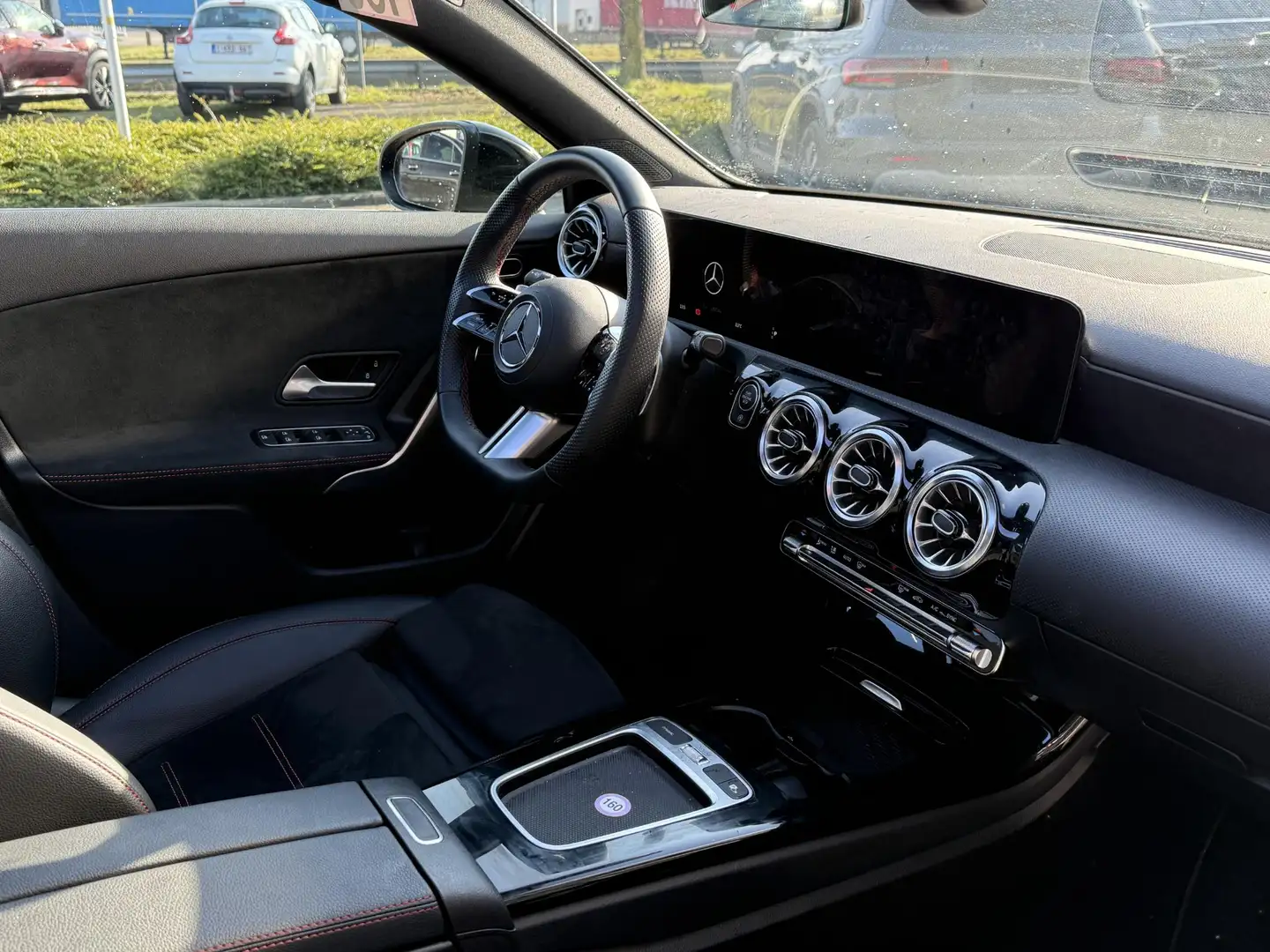 Mercedes-Benz A 180 AMG Line *pano dak* Facelift *4 jaar garantie* Noir - 2