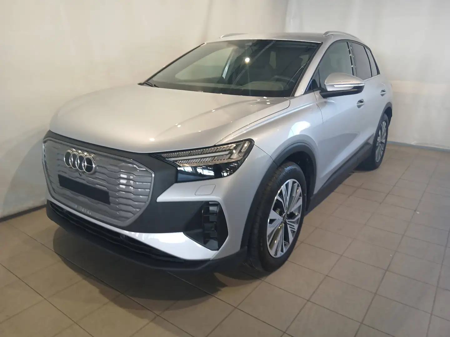 Audi Q4 e-tron 40 e-tron Grau - 1