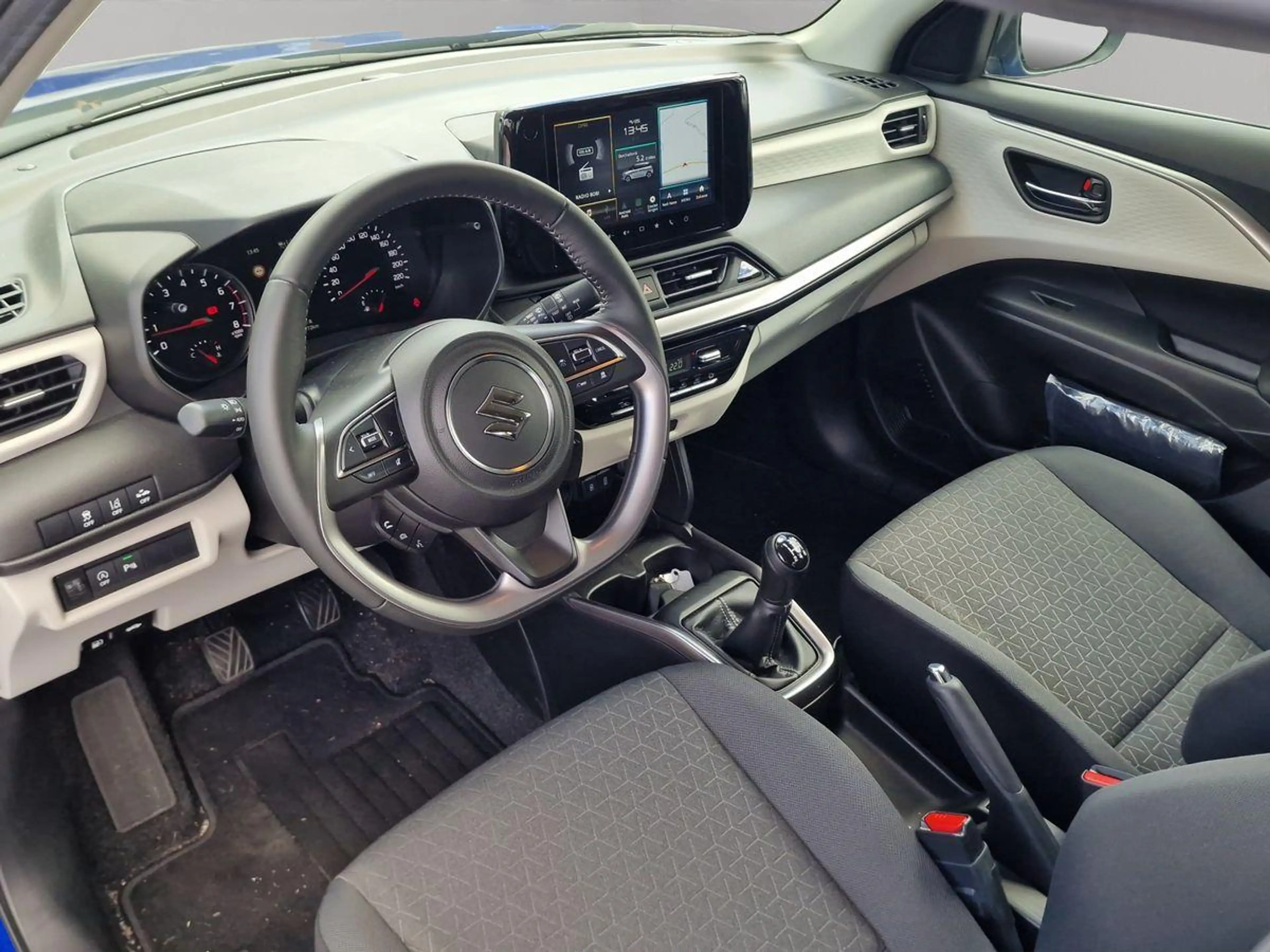 Suzuki Swift 1.2 DualJet Hybrid Comfort+ — photo 12