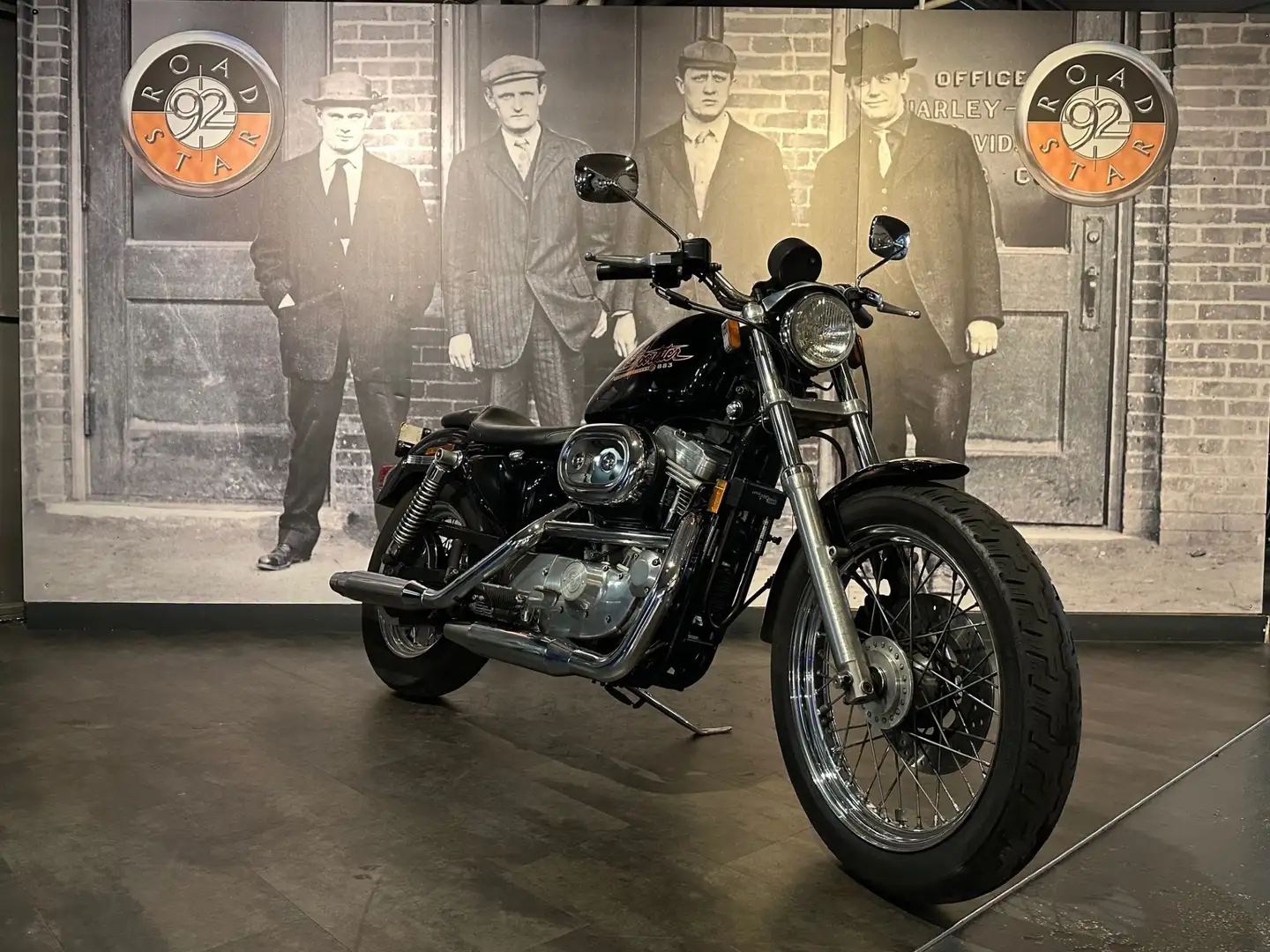 Harley-Davidson Sportster 883 Noir - 2
