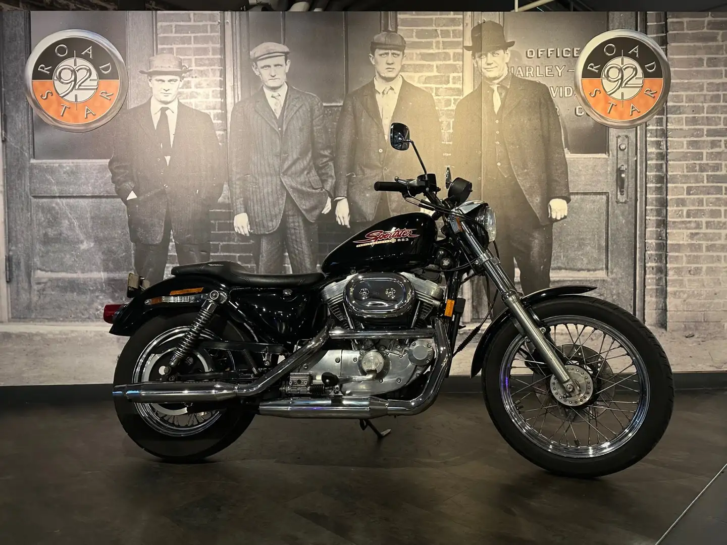 Harley-Davidson Sportster 883 Noir - 1