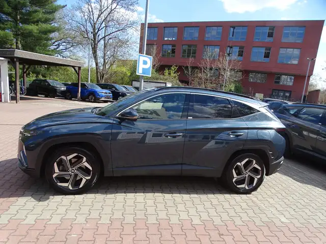 Hyundai Tucson view 2