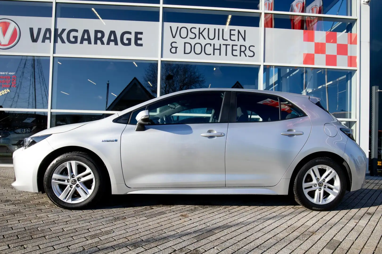 Toyota Corolla 1.8 Hybrid Business |Apple Carplay| Navi | Stoelve Silber - 2