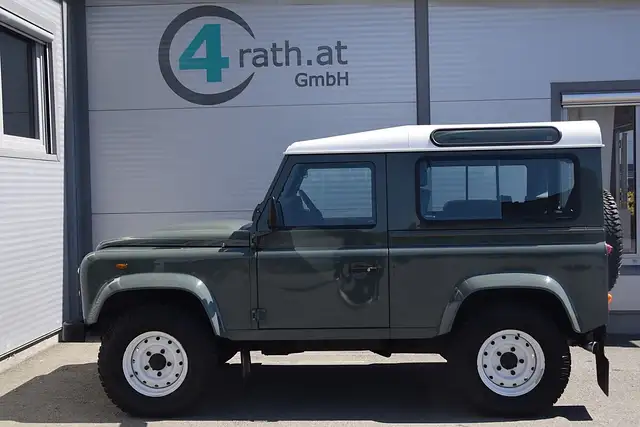 Land Rover Defender 90" Station Wagon E 2,2 AHK Ansicht 7