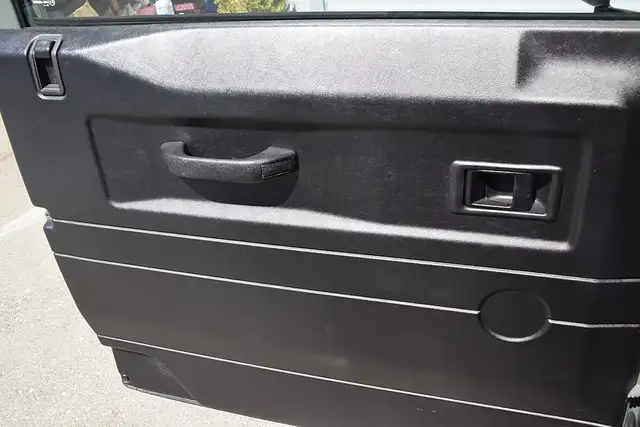 Land Rover Defender 90" Station Wagon E 2,2 AHK Ansicht 12