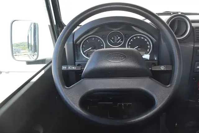 Land Rover Defender 90" Station Wagon E 2,2 AHK Ansicht 10