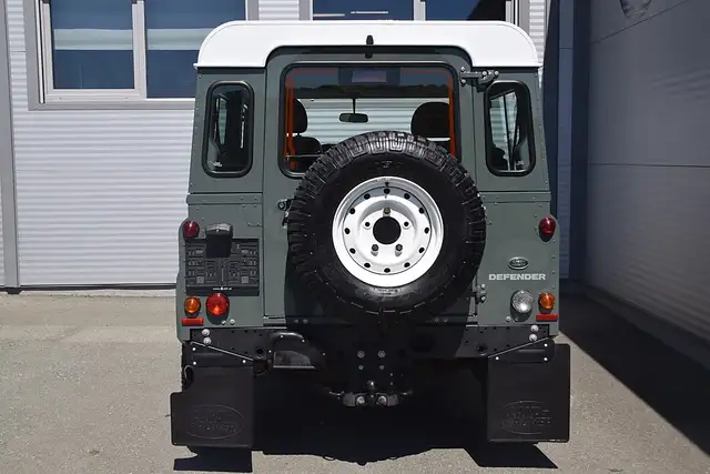 Land Rover Defender 90" Station Wagon E 2,2 AHK Ansicht 5