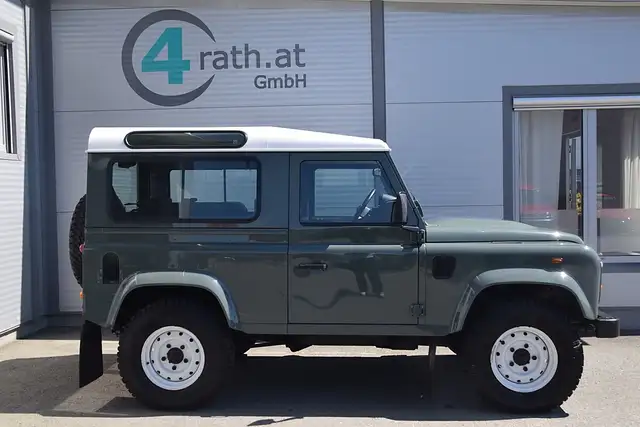 Land Rover Defender 90" Station Wagon E 2,2 AHK Ansicht 6