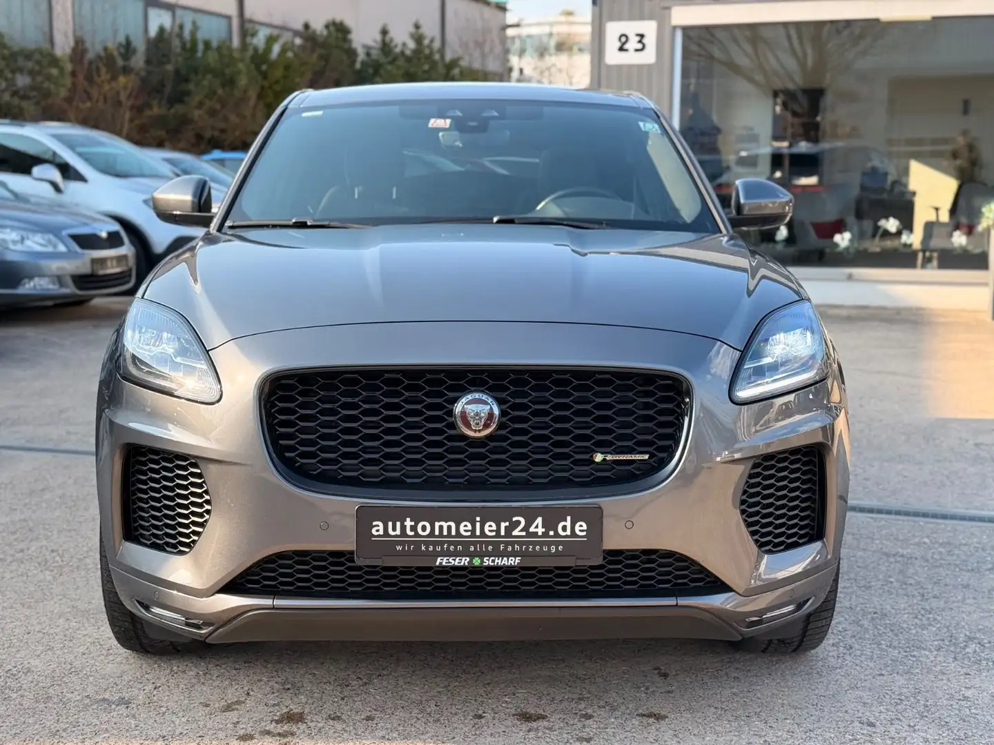 Jaguar E-Pace E-PACE R-Dynamic SE AWD Grau - 2